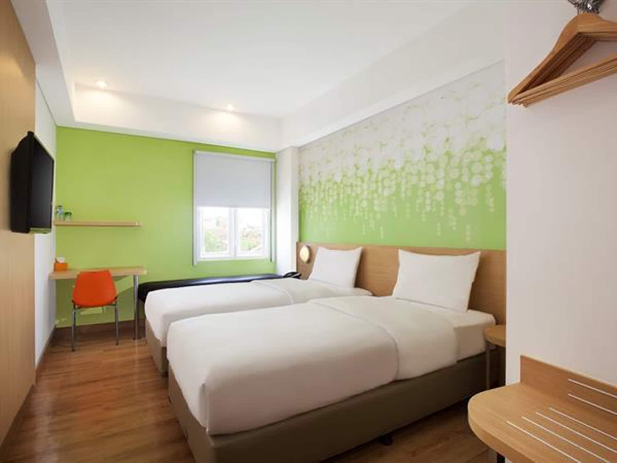 Zest Sukajadi Hotel