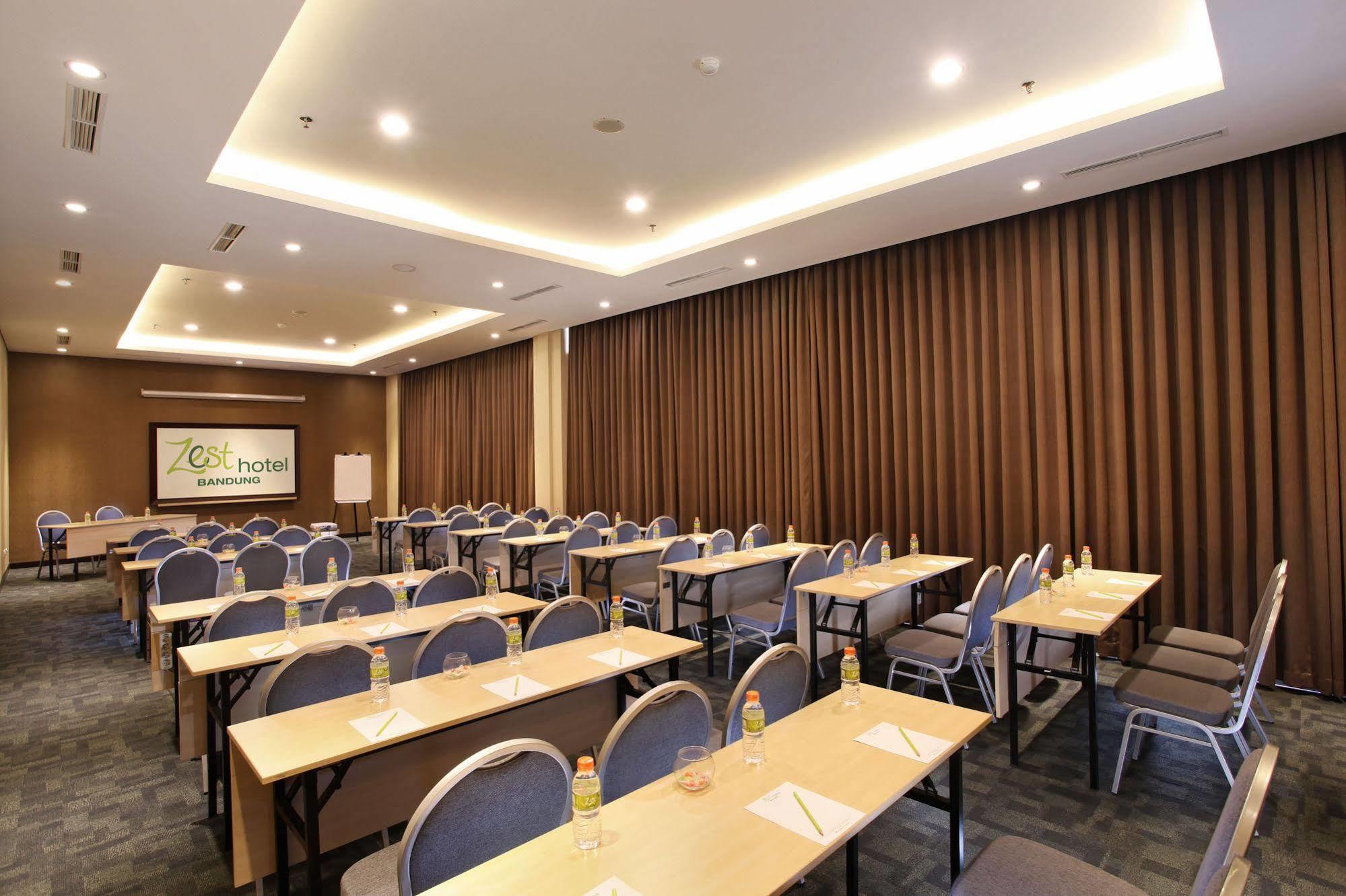 Zest Sukajadi Hotel Bandung