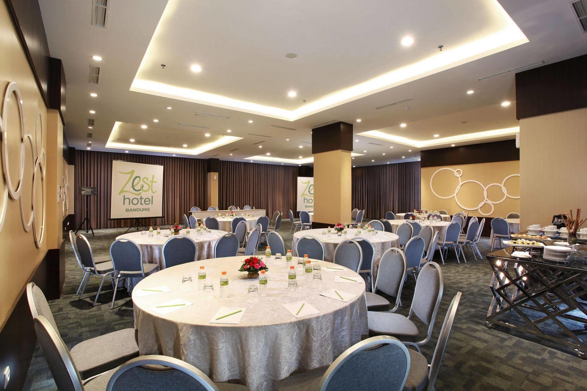 Zest Sukajadi Hotel